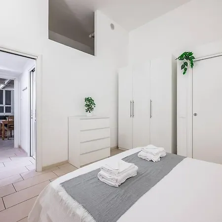 דירה Verdi's Nest - Loft With Wifi And Ac *